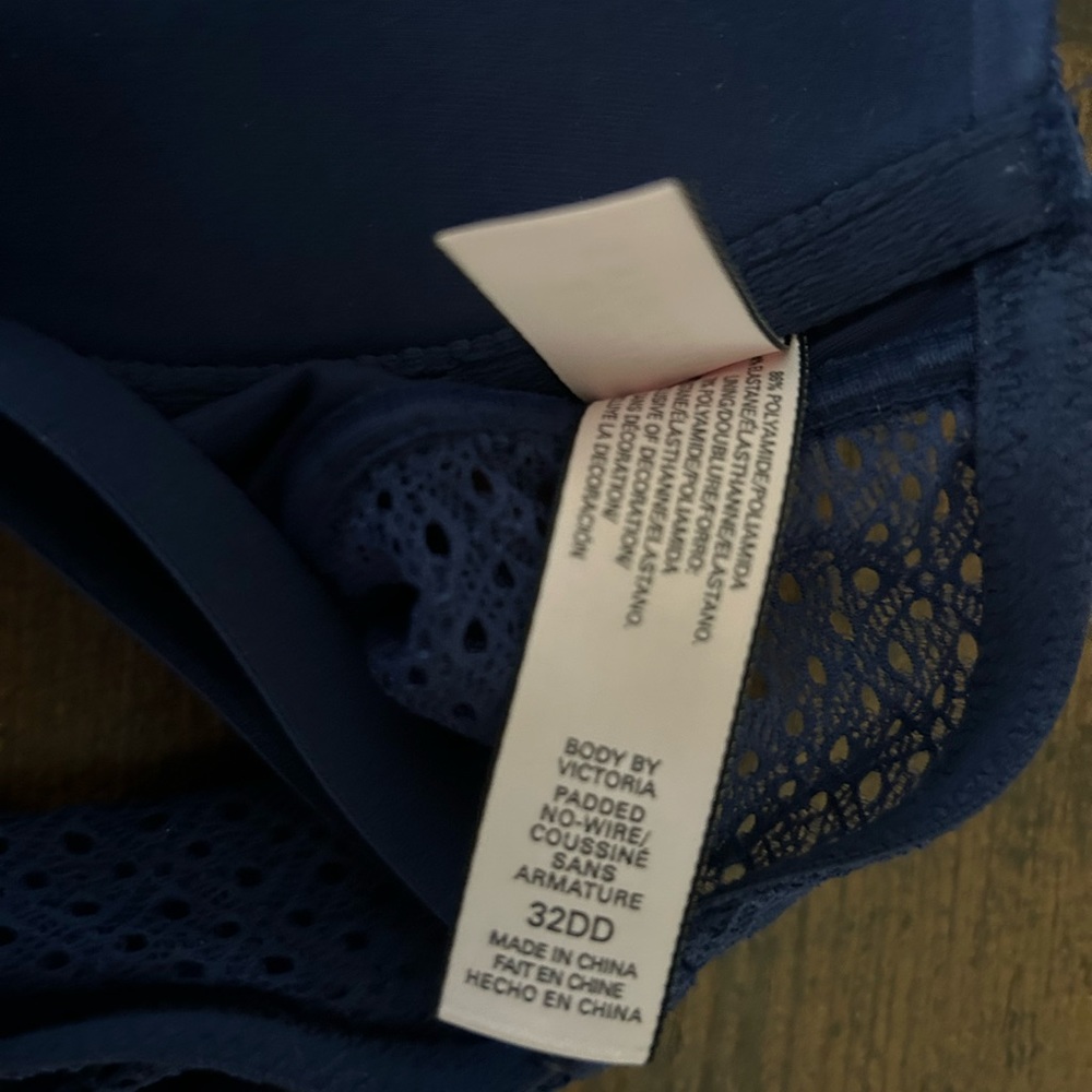 32 DD Victoria Secret bra worn a couple times